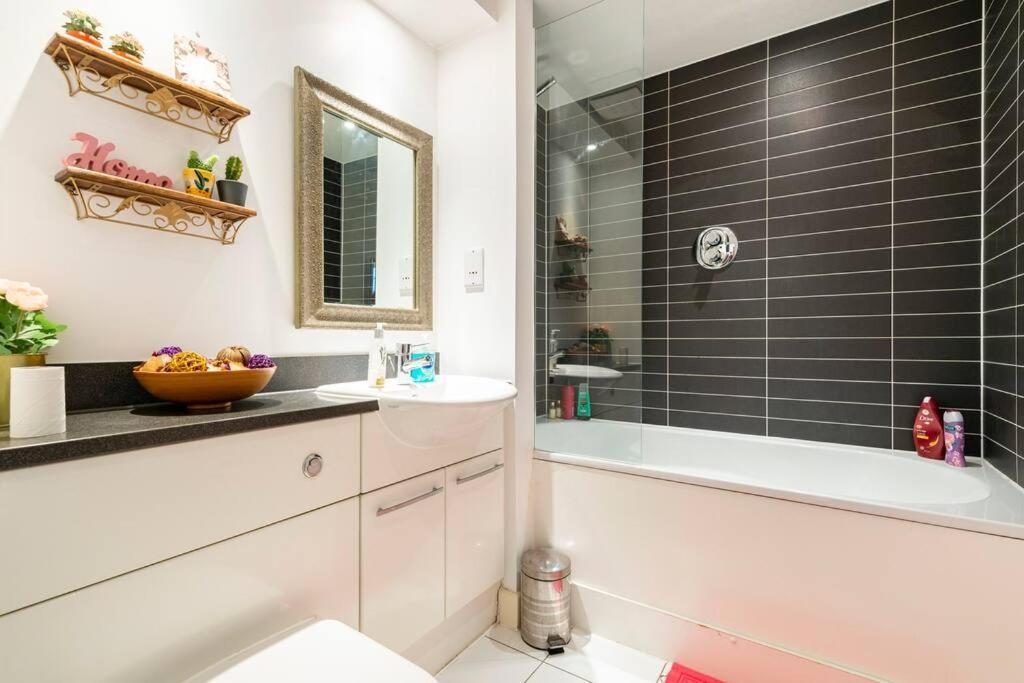 London Skylineviews 2 Bed 2 Bath Flat Near Canary Wharf, O2 & Excel Ngoại thất bức ảnh