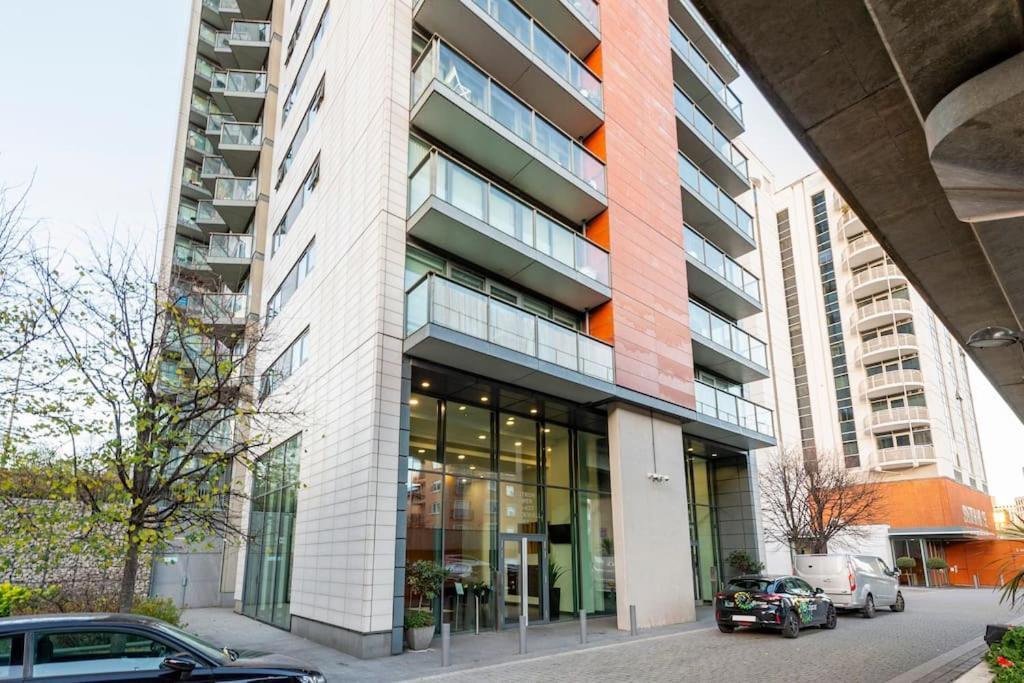 London Skylineviews 2 Bed 2 Bath Flat Near Canary Wharf, O2 & Excel Ngoại thất bức ảnh