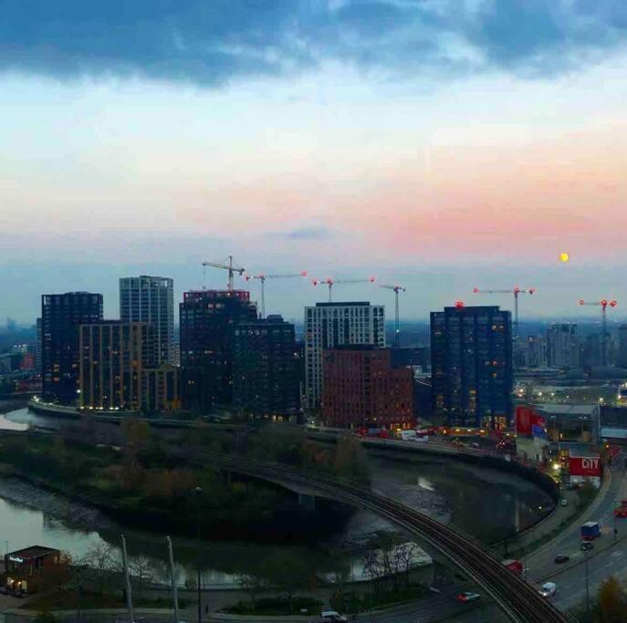 London Skylineviews 2 Bed 2 Bath Flat Near Canary Wharf, O2 & Excel Ngoại thất bức ảnh