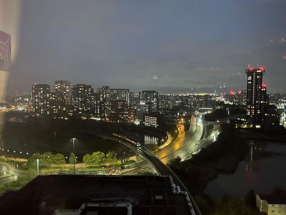 London Skylineviews 2 Bed 2 Bath Flat Near Canary Wharf, O2 & Excel Ngoại thất bức ảnh
